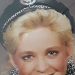 Meet your Posher, Robin